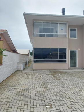Apartamento Praia da Pinheira, 500m do mar.